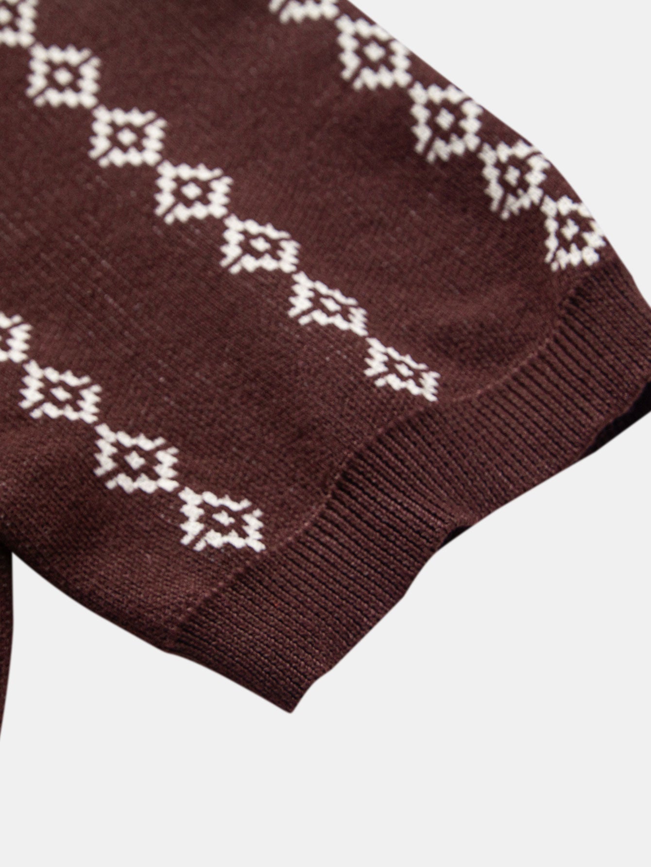 Camisa Polo de Tricô Geométrico com Decote em V e Calças Slim Fit Afuniladas